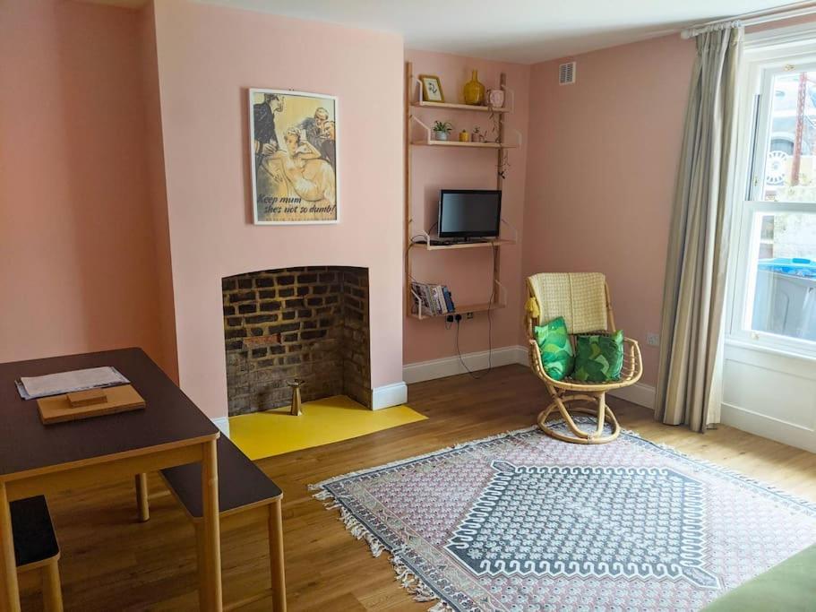 Stylish And Colourful Flat Minutes From The Beach Margate Exterior foto